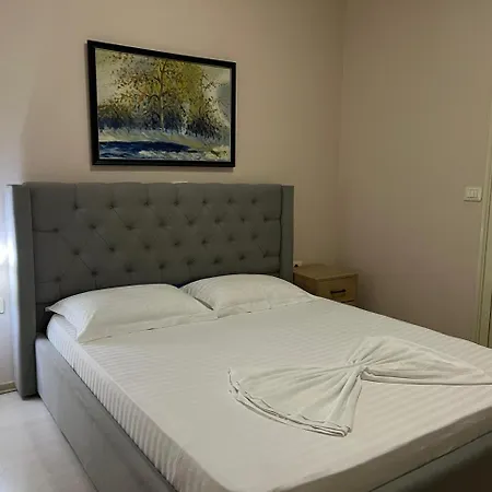 Szálloda Enzo Near Tirana