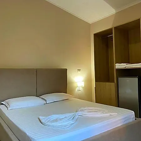Enzo Near 4* Tirana