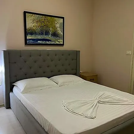 Hotel Enzo Near Tirana
