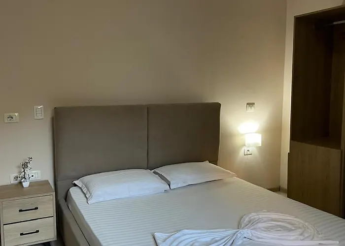 Hotel Enzo Near Tirana